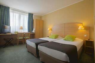 Отель Campanile Lublin Люблин Двухместный номер с 2 отдельными кроватями-1